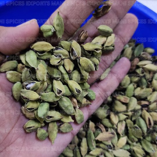 Green Cardamom 8mm Split